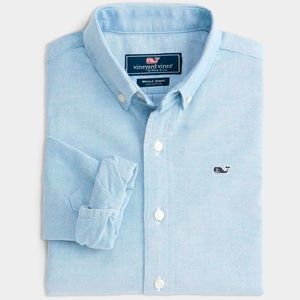 Boys vineyard Vines button down!